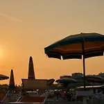 アパート Cozy With Outdoor Pool-beahost