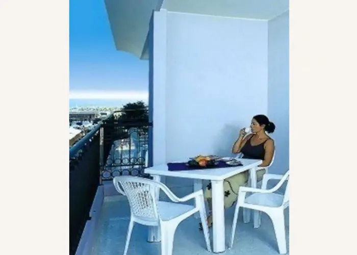 Cozy With Outdoor Pool-beahost アパート *